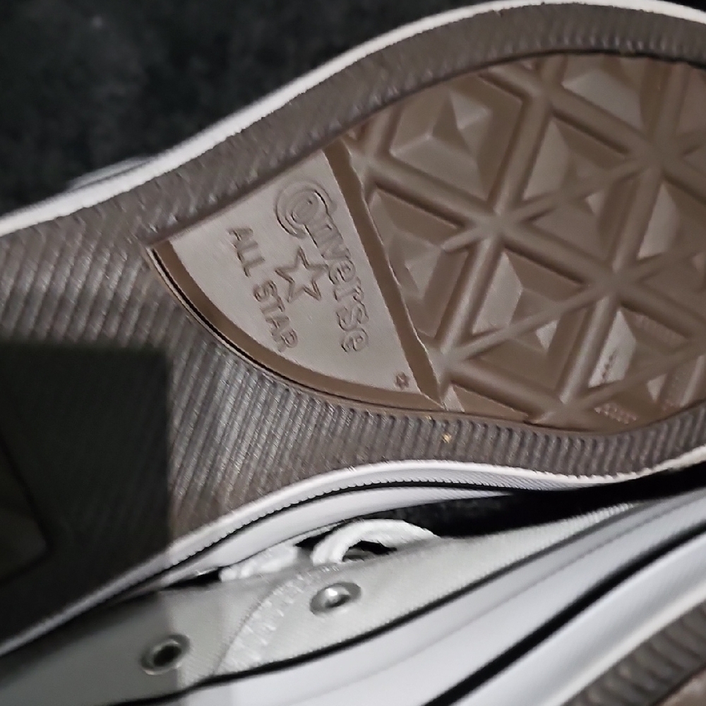 Converse Light Grey Sneakers - Picture 7 of 7